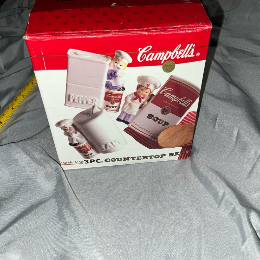 Campbell’s 3 Piece Countertop Set. Salt & Pepper Shaker & Spoon Rest 1986/87 New